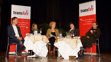 V.l.n.r.: Schlafforscher Albrecht Vorster, Arbeitspsychologin Barbara Baumgartner, Ley Lüthy von transfair, Open Water Swimmer Romano Mombelli und Pflegefachfrau Annyett König