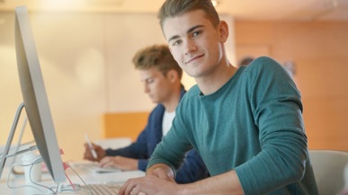 Swisscom spart Lehrstellen ein