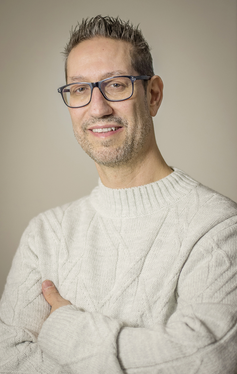 Illustration: Zwei Comic-Figuren, die am Tisch sitzen und ein Gespräch führen